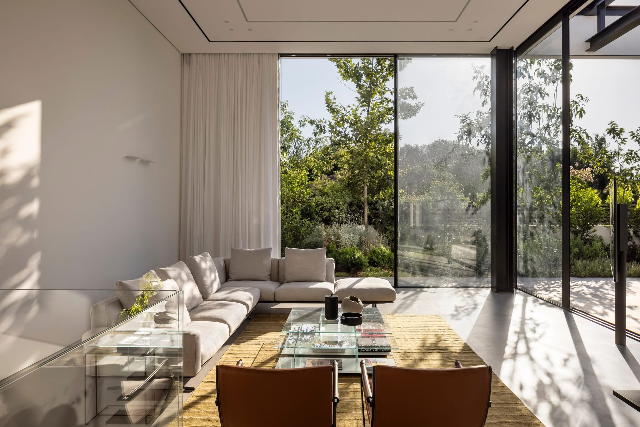 537F63CA-946F-435D-904B-0F08E786F30D